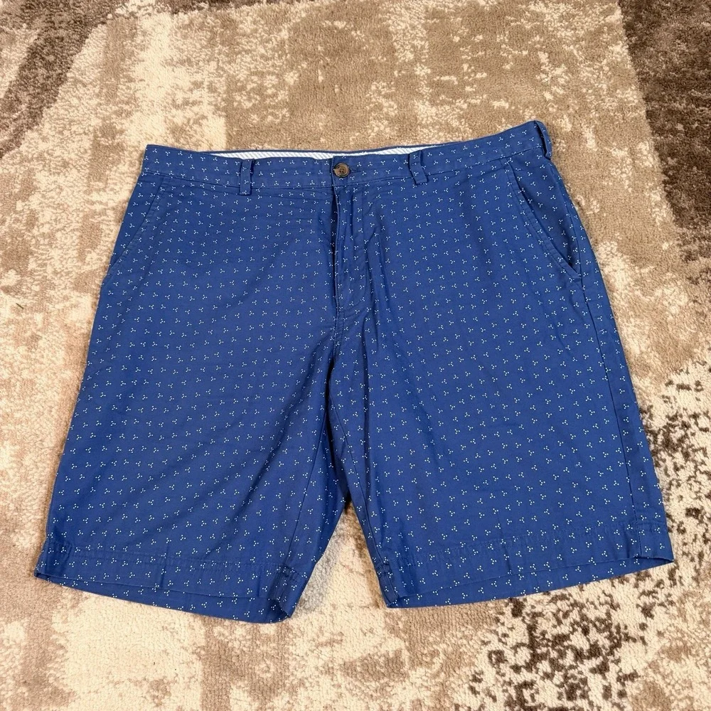 Brooks Brothers Red Fleece Shorts Mens Khakis 36 Blue Geometric Golf AOP